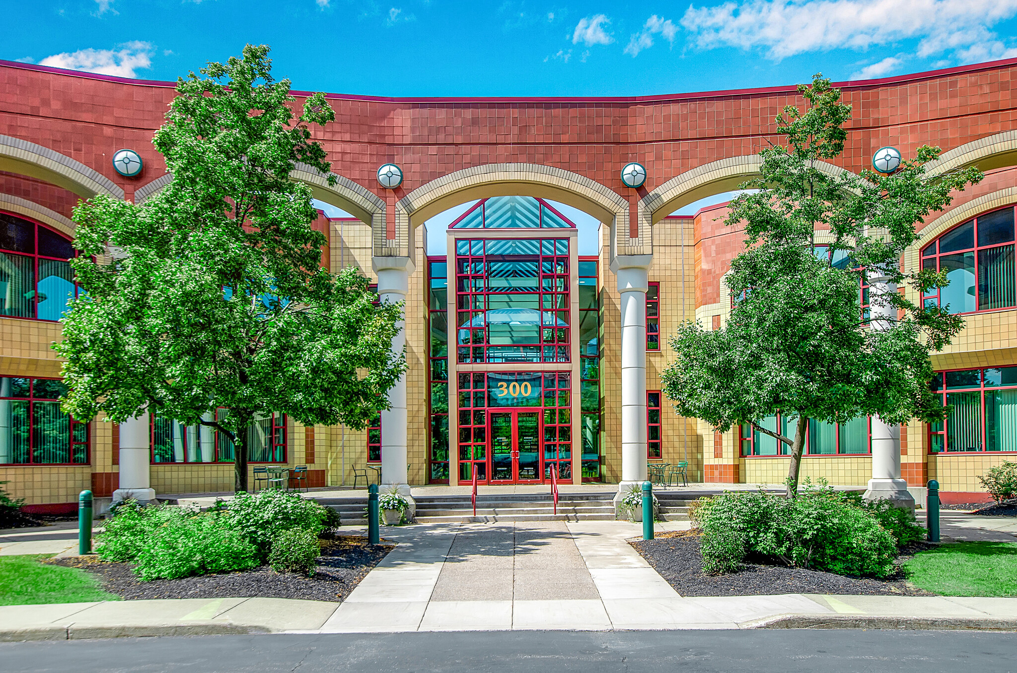 100 Corporate Pky, Amherst, NY en alquiler Foto del edificio- Imagen 1 de 32