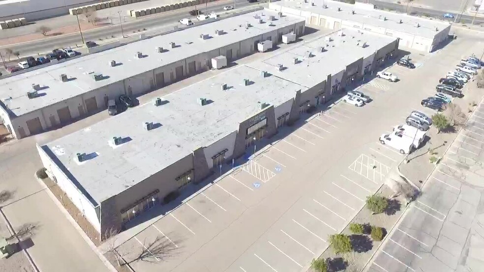 11500 Pellicano Dr, El Paso, TX en venta - Vídeo de anuncio comercial - Imagen 2 de 38