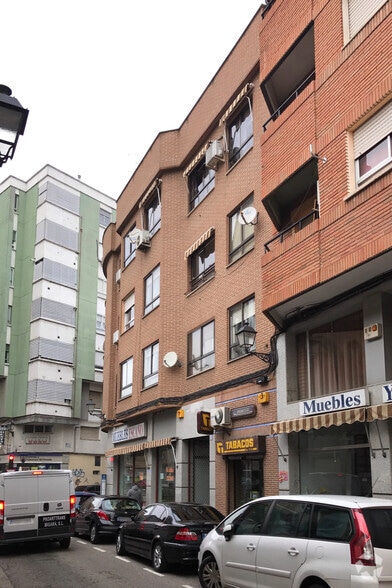 Calle Poeta Rafael Morales, 2, Talavera de la Reina, Toledo en venta - Foto del edificio - Imagen 2 de 2