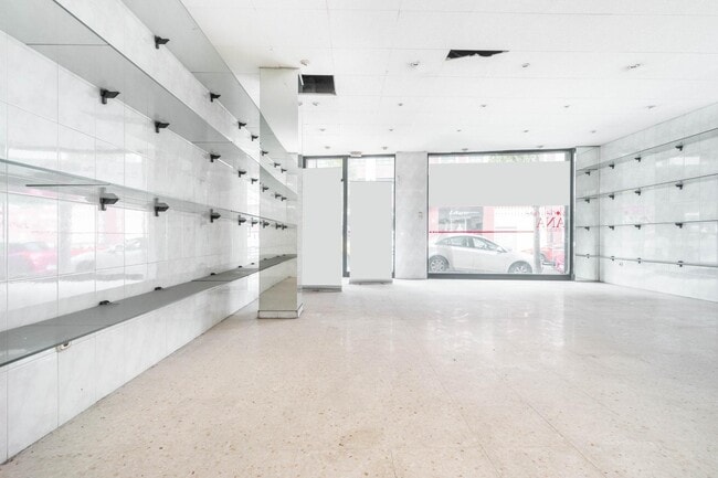 Más detalles de del Mar, 86, Oviedo - Local en venta