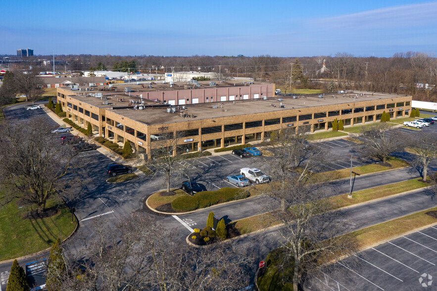 11001 Bluegrass Pky, Louisville, KY en alquiler - Foto del edificio - Imagen 1 de 15