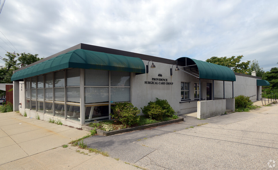 486 Silver Spring St, Providence, RI en alquiler - Foto del edificio - Imagen 1 de 8