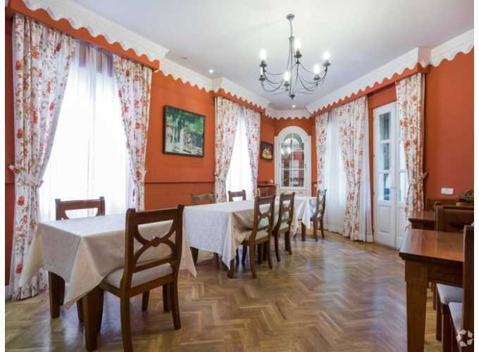 Hotel y hospedaje en San Lorenzo de El Escorial, Madrid en venta - Foto del edificio - Imagen 2 de 5