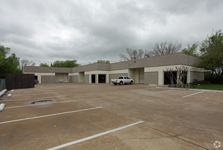 2412 Richland Ave, Farmers Branch, TX en alquiler - Foto del edificio - Imagen 3 de 3