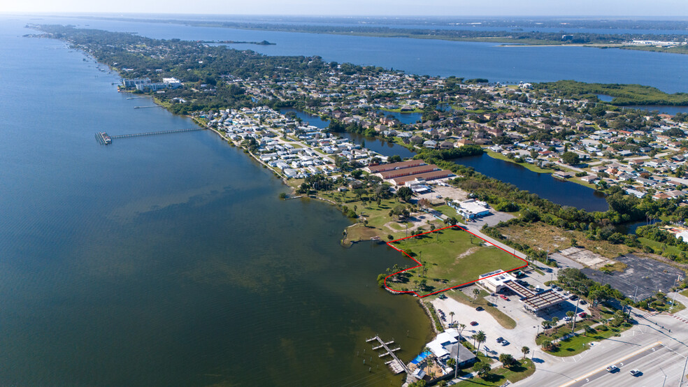 84 S Banana River Dr, Merritt Island, FL en venta - Foto del edificio - Imagen 2 de 9