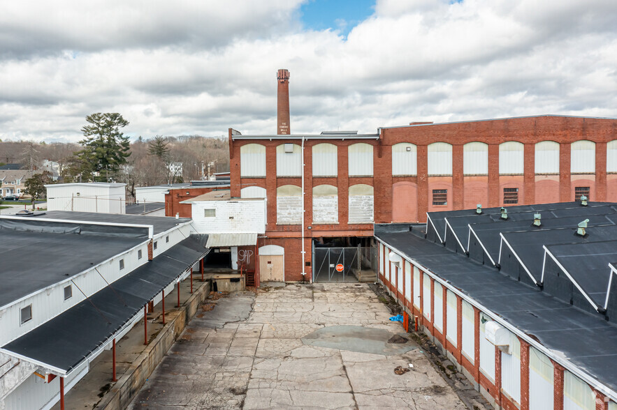 340 Waterman Ave, Smithfield, RI en alquiler - Foto del edificio - Imagen 2 de 17