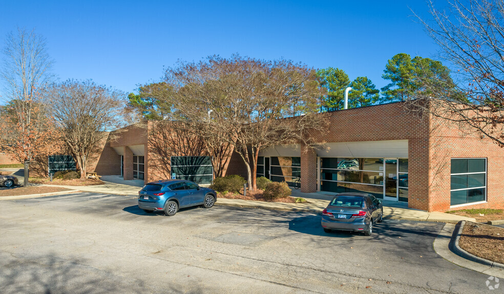 617 Hutton St, Raleigh, NC en alquiler - Foto del edificio - Imagen 1 de 12