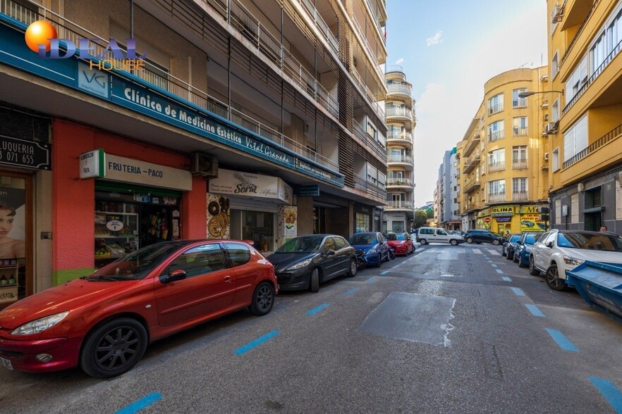Local en Granada, Granada en venta - Foto del edificio - Imagen 3 de 19