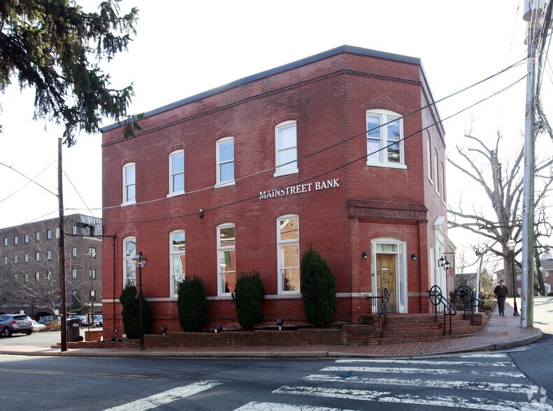 Chain Bridge Rd Portfolio cartera de 2 inmuebles en venta en LoopNet.es - Foto principal - Imagen 2 de 2