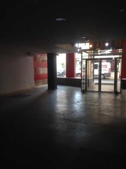 Local en El Ejido, Almería en alquiler - Vestíbulo - Imagen 3 de 17