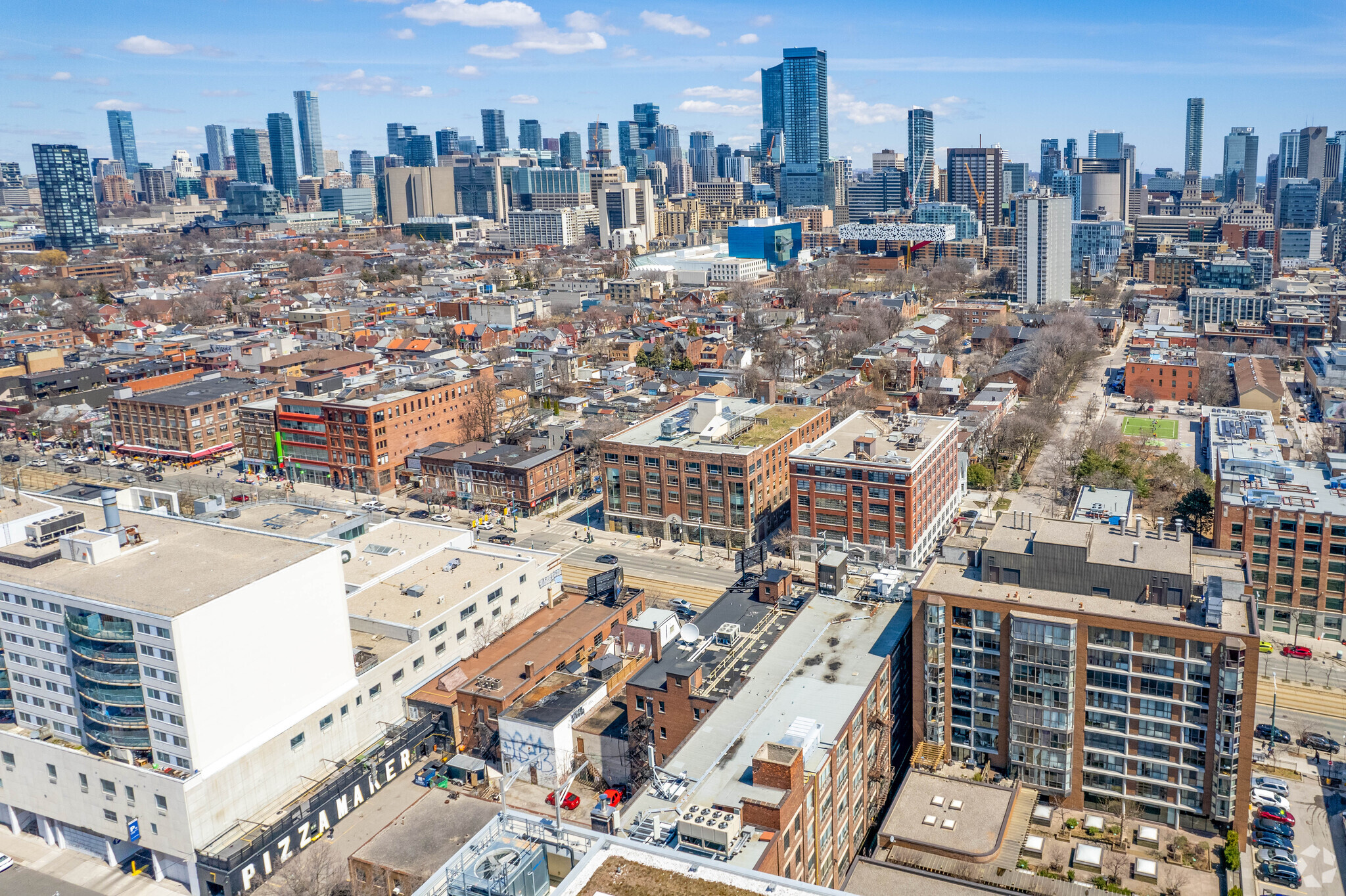 215 Spadina Ave, Toronto, ON en alquiler Foto del edificio- Imagen 1 de 23