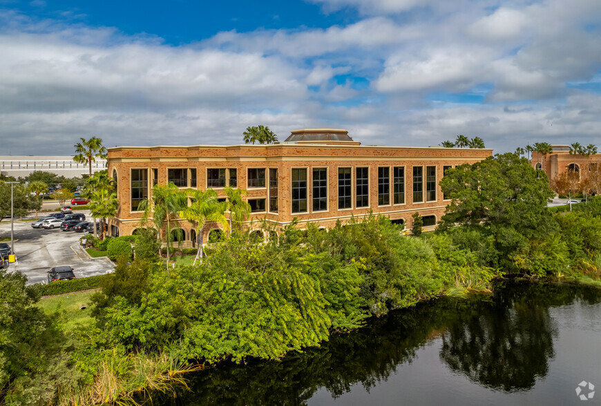 8250 Bryan Dairy Rd, Largo, FL en alquiler - Foto del edificio - Imagen 3 de 9