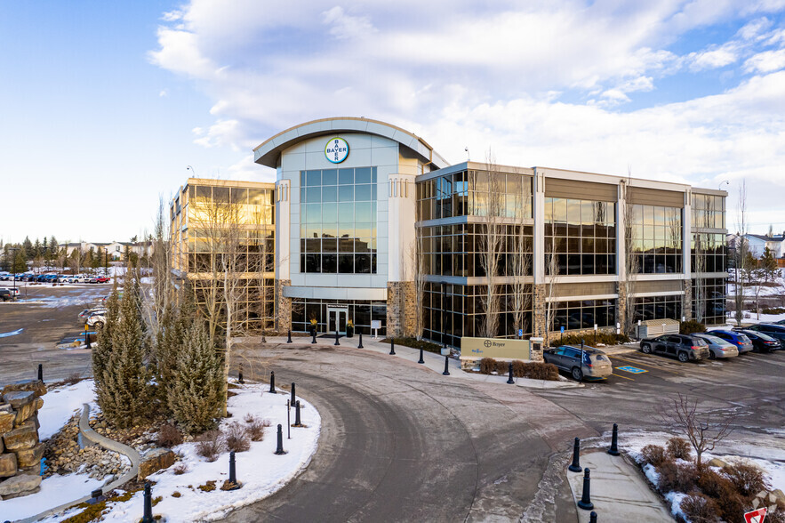 160 Quarry Park Blvd SE, Calgary, AB en alquiler - Foto del edificio - Imagen 3 de 12