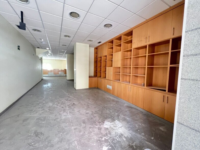 Local en León, León en venta - Foto del edificio - Imagen 3 de 15