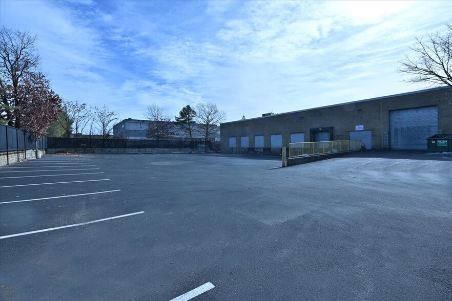 10 Commerce Dr, Hauppauge, NY en alquiler - Foto del edificio - Imagen 3 de 11