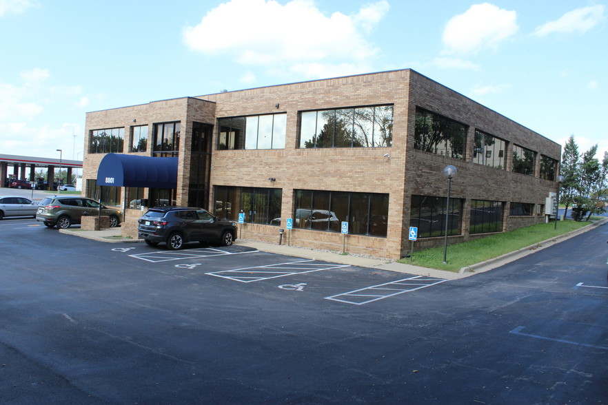 8801 E 63rd St, Raytown, MO en alquiler - Foto del edificio - Imagen 1 de 5