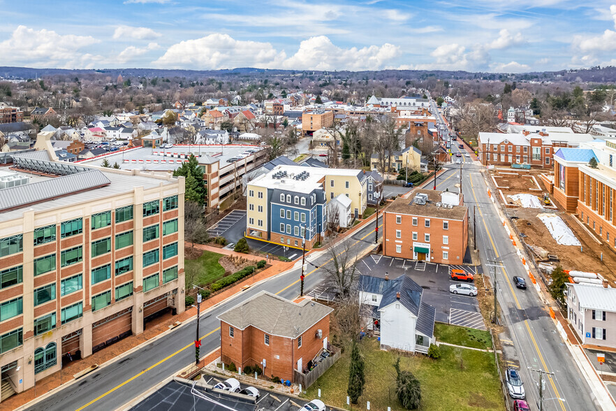 111-113 E Market St, Leesburg, VA en alquiler - Vista aérea - Imagen 3 de 4