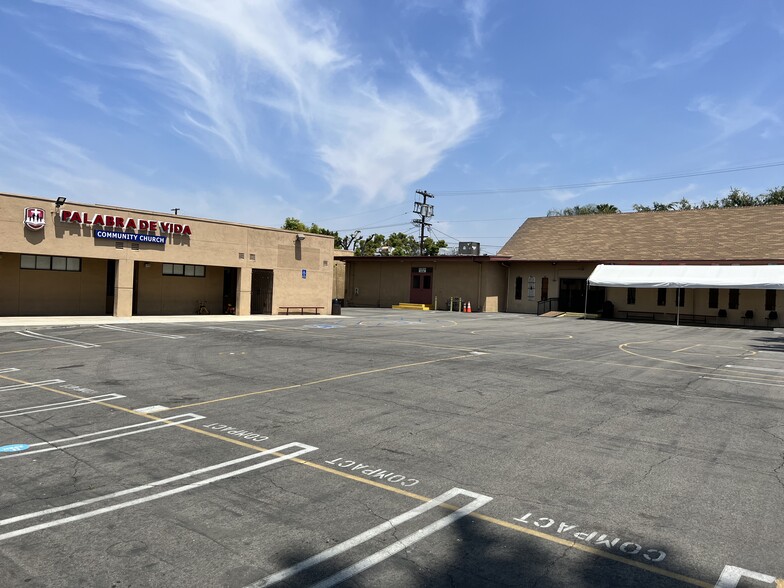 207 S Dacotah St, Los Angeles, CA en alquiler - Foto del edificio - Imagen 2 de 20