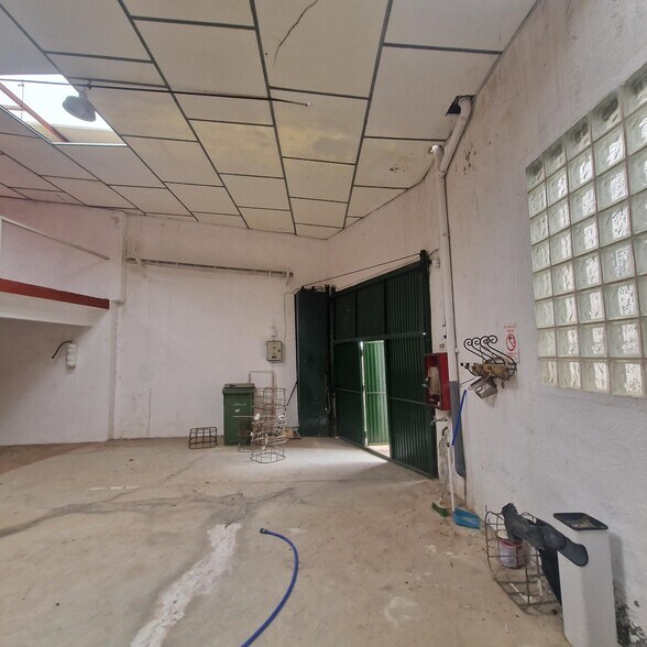 Nave en Torrelaguna, Madrid en alquiler - Foto del edificio - Imagen 2 de 6