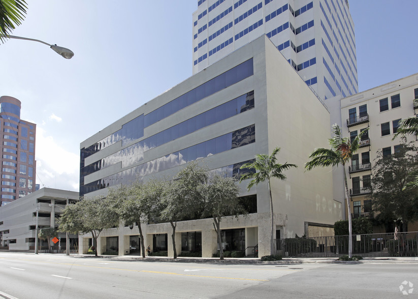 101 NE 3rd Ave, Fort Lauderdale, FL en alquiler - Foto del edificio - Imagen 2 de 9