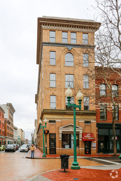 803 Quarrier St, Charleston, WV en alquiler - Foto del edificio - Imagen 2 de 2