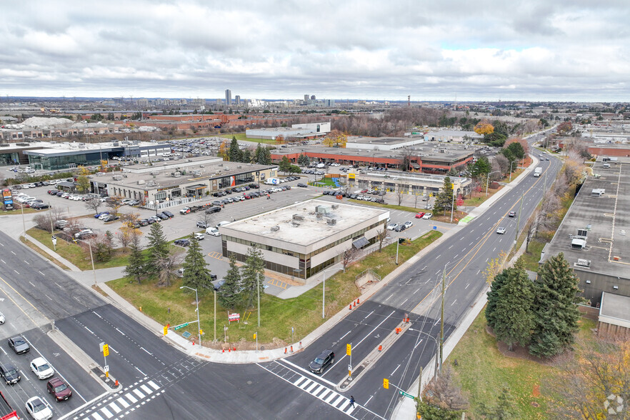 7481 Woodbine Ave, Markham, ON en alquiler - Foto del edificio - Imagen 3 de 3