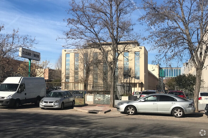 Nave en Torrejón de Ardoz, Madrid en venta - Foto principal - Imagen 1 de 12