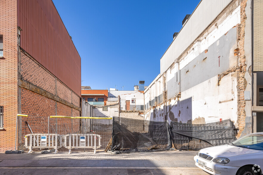 Carrer D'enric Morera, 58, L'hospitalet De Llobregat, Barcelona en venta - Foto del edificio - Imagen 2 de 2