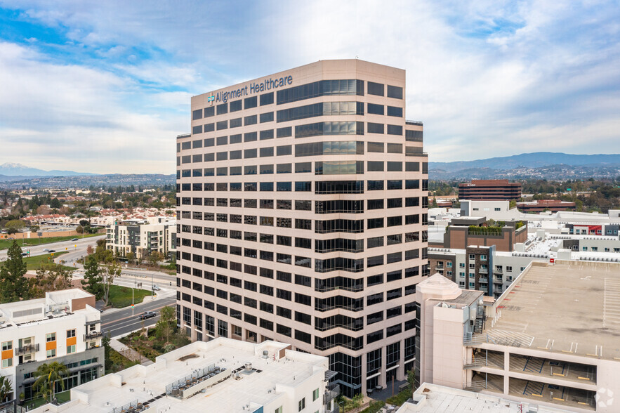 1100 W Town and Country Rd, Orange, CA en alquiler - Foto del edificio - Imagen 1 de 3