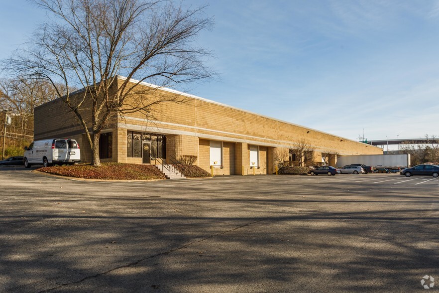 1931 Air Lane Dr, Nashville, TN en alquiler - Foto del edificio - Imagen 1 de 3