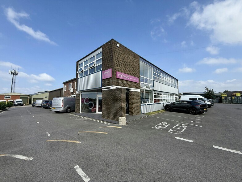 Crow Arch Ln, Ringwood en alquiler - Foto del edificio - Imagen 1 de 15