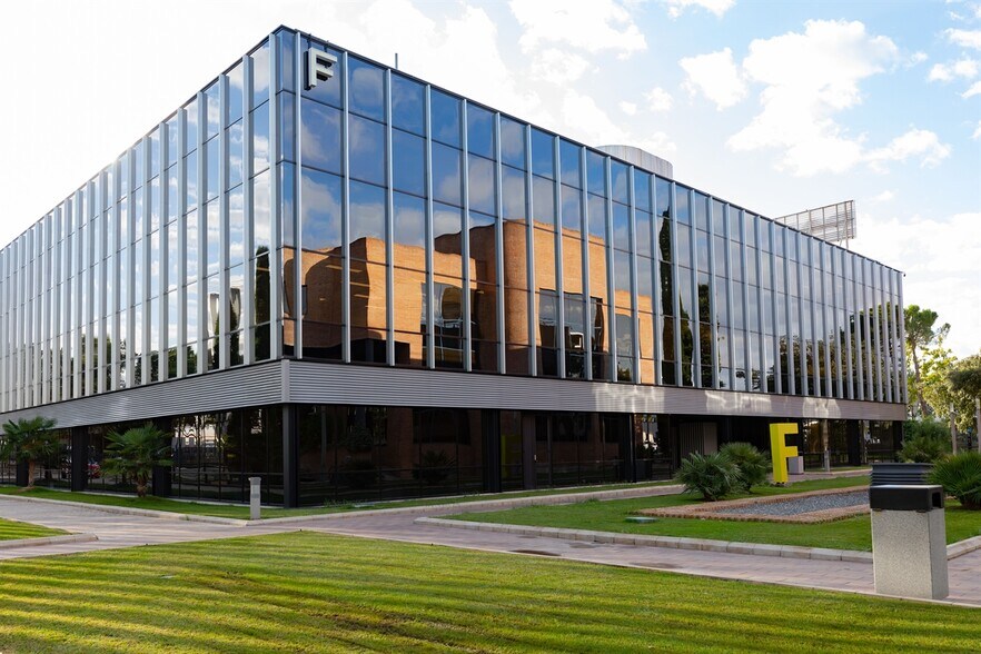 Calle Sierra de Guadarrama, 3, San Fernando de Henares, Madrid en alquiler - Foto principal - Imagen 1 de 2