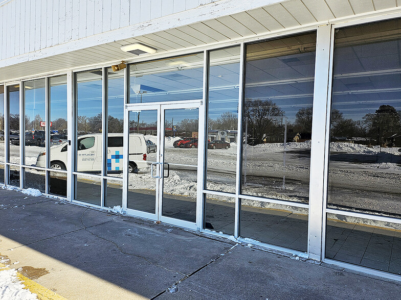 1314-18 N Main St, Mcpherson, KS en alquiler - Foto principal - Imagen 1 de 4