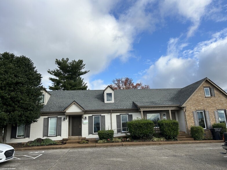 1105-1107 Lakeview Dr, Franklin, TN en venta - Foto del edificio - Imagen 1 de 4