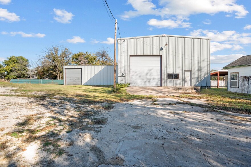 503 W Central Ave, Comanche, TX en venta - Foto principal - Imagen 1 de 24