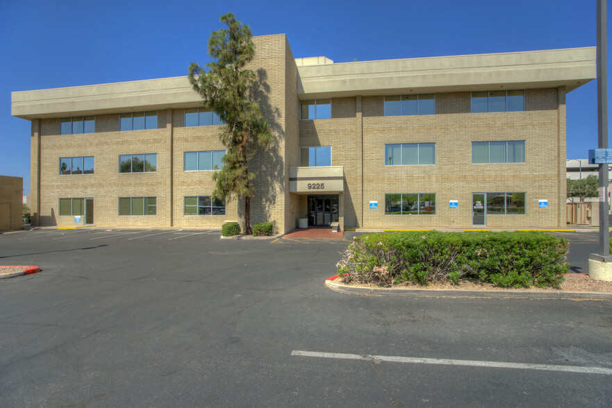 9225 N 3rd St, Phoenix, AZ en alquiler - Foto del edificio - Imagen 2 de 10