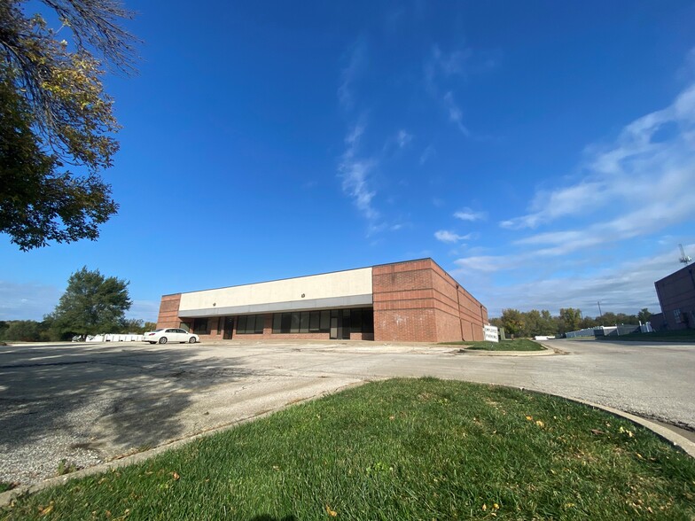 5893 Raytown Rd, Raytown, MO en alquiler - Foto del edificio - Imagen 3 de 16