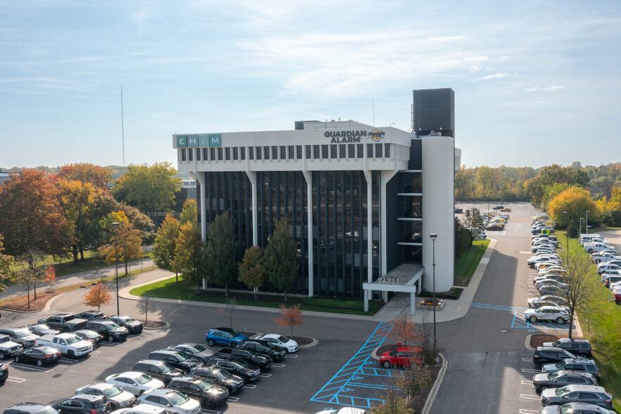 26711 Northwestern Hwy, Southfield, MI en alquiler - Foto del edificio - Imagen 2 de 10