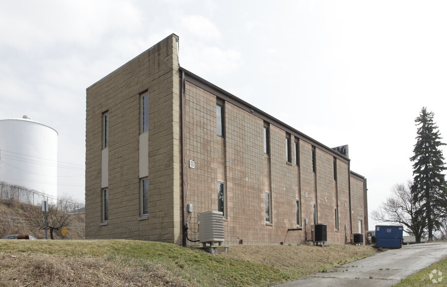 6201 Steubenville Pike, Mckees Rocks, PA en alquiler - Foto del edificio - Imagen 3 de 4