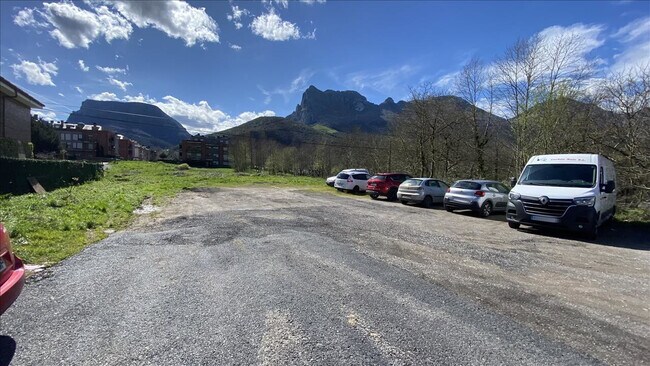 Más detalles de Calle Menéndez Pelayo, Ramales de la Victoria - Terreno en venta