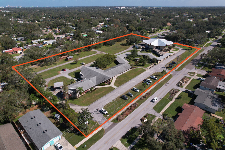 3115 Dryer Ave, Largo, FL en venta - Foto principal - Imagen 1 de 11