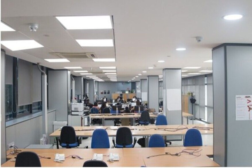 Oficina en SEVILLA en alquiler - Foto del edificio - Imagen 2 de 10