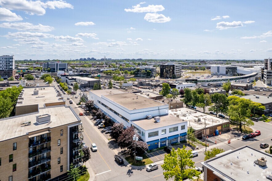 8340-8370 Labarre, Montréal, QC en alquiler - Vista aérea - Imagen 2 de 2