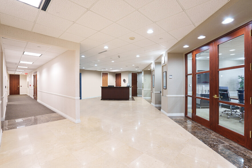 500 S Australian Ave, West Palm Beach, FL en alquiler - Lobby - Imagen 3 de 20