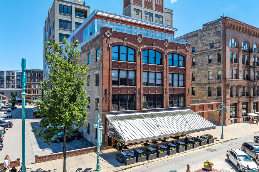 322 N Broadway, Milwaukee, WI en alquiler - Foto del edificio - Imagen 3 de 15