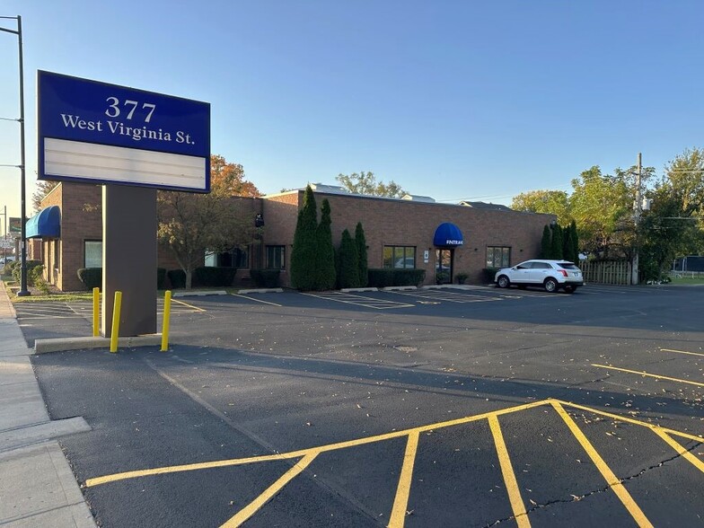 377 W Virginia St, Crystal Lake, IL en venta - Foto del edificio - Imagen 1 de 20