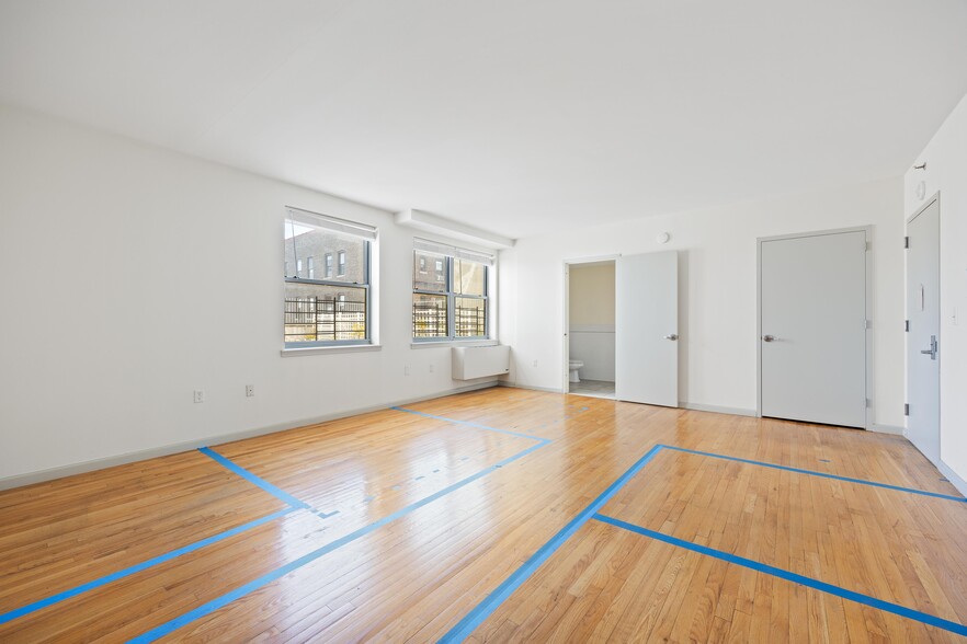 41-02 Queens Blvd, Sunnyside, NY en alquiler - Foto del interior - Imagen 2 de 6