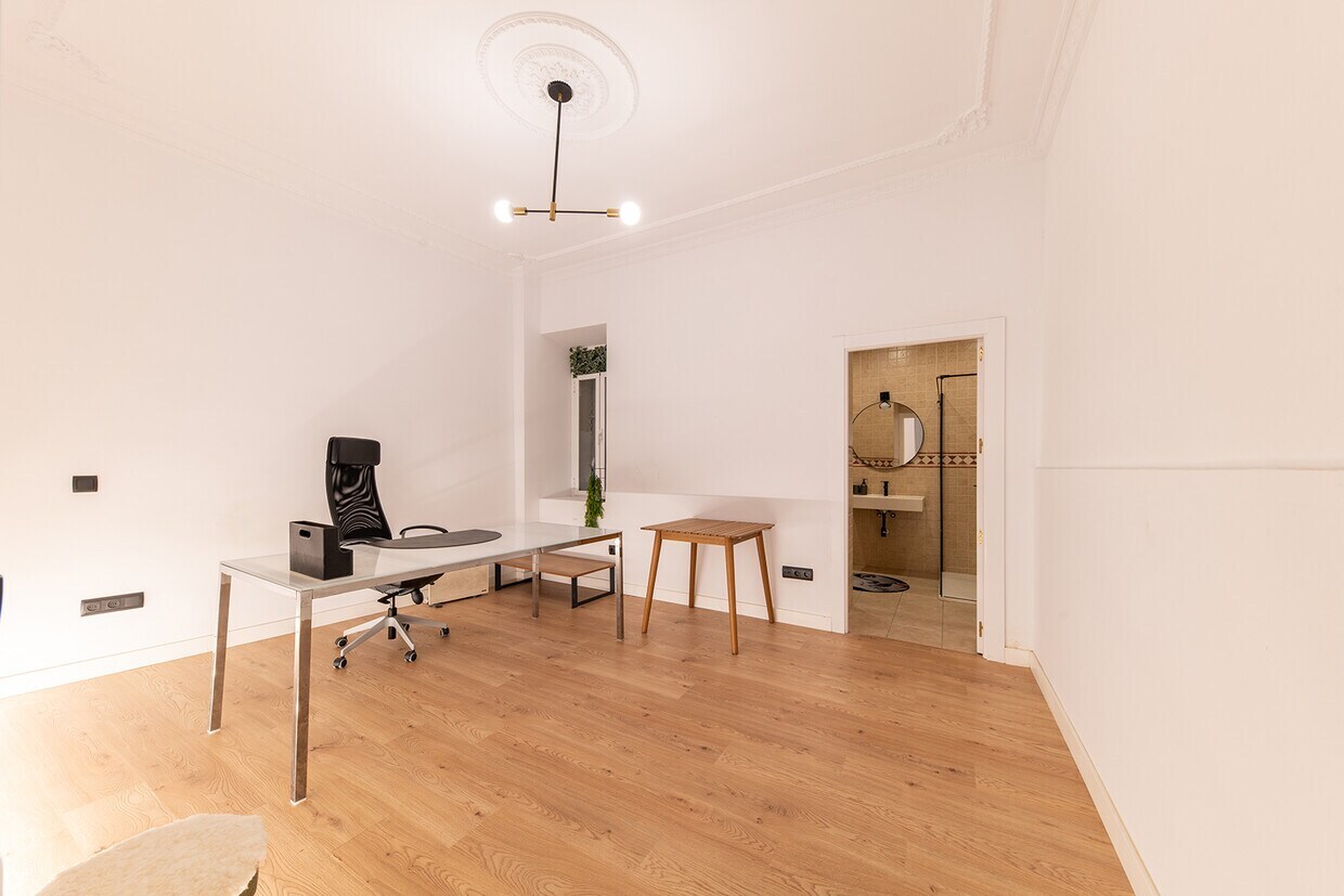 Madrid, MAD 28013 - - - Foto del interior - Image 2 of 15