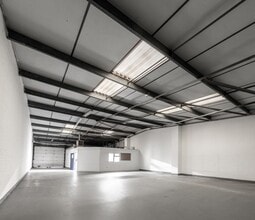 89-91 Whitby Rd, Slough en alquiler Foto del interior- Imagen 2 de 3