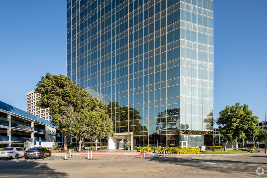 6033 W Century Blvd, Los Angeles, CA en alquiler - Foto del edificio - Imagen 3 de 4